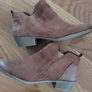 Arizona Low Heel Tan Booties